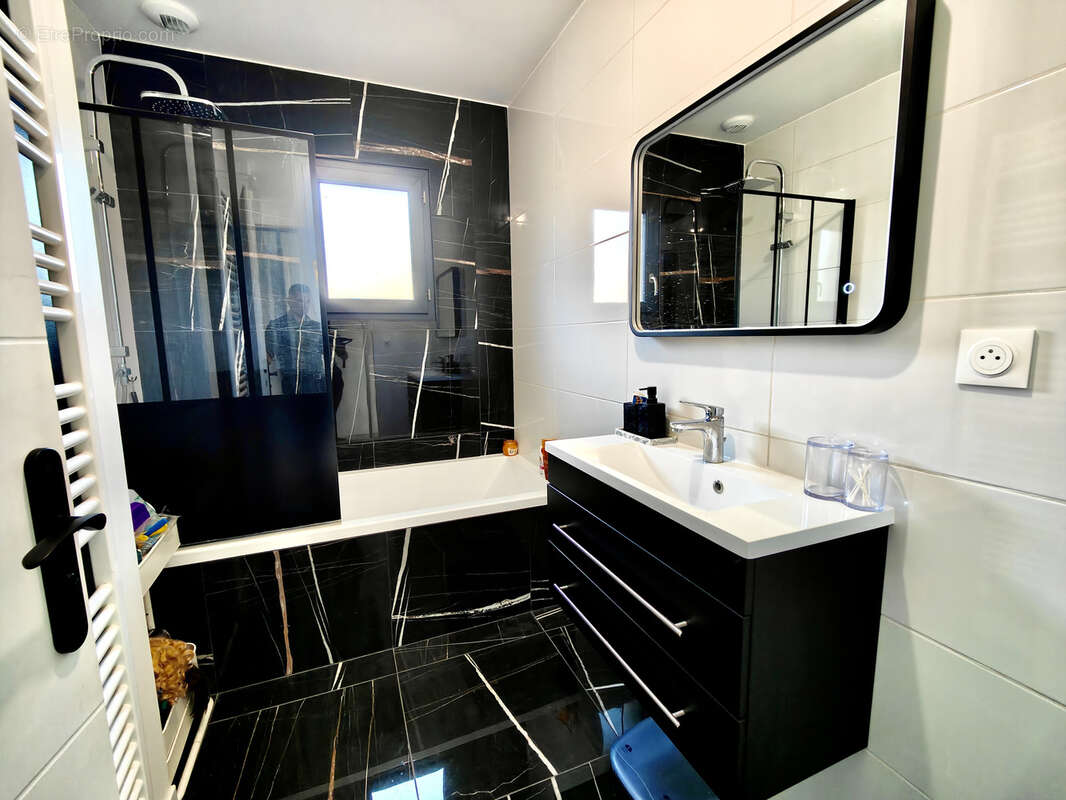 Maison à VERSAILLEUX