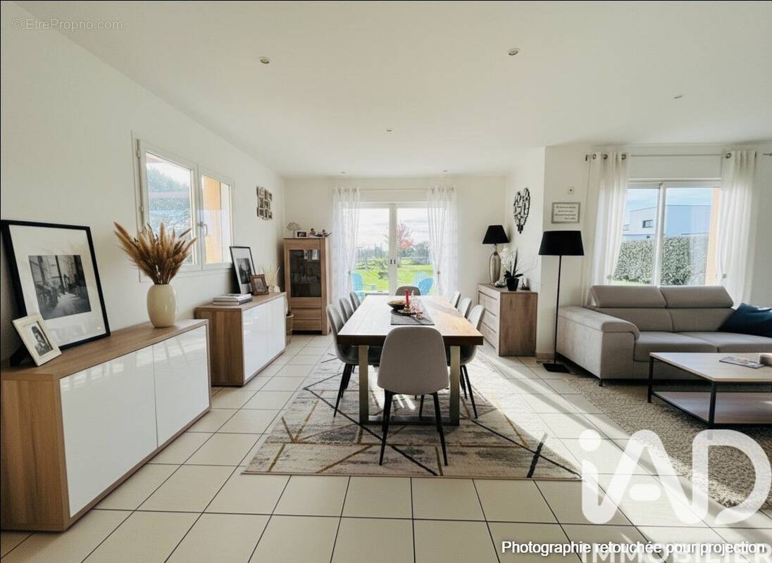 Photo 1 - Maison à GRAND-FOUGERAY