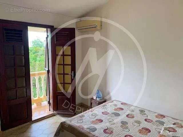 Maison à LES ABYMES