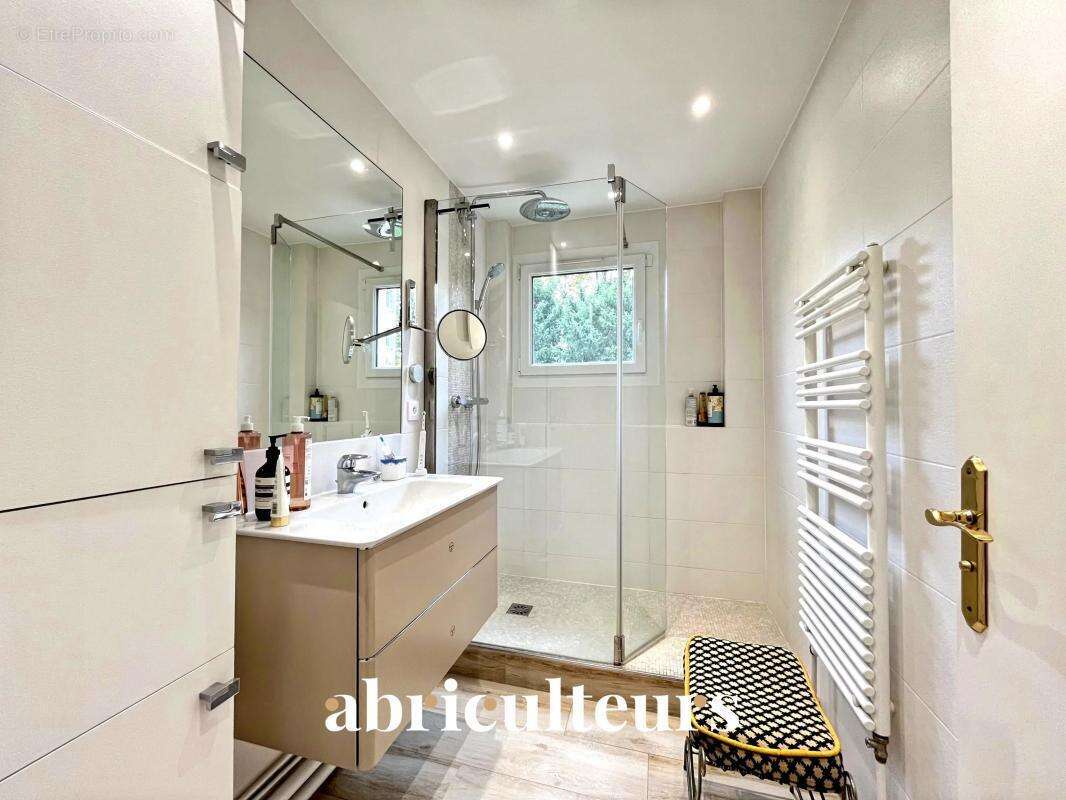 Appartement à EPINAY-SUR-SEINE