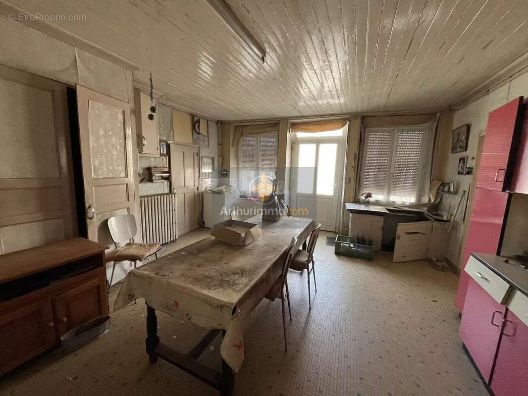 Appartement à NEUILLY-L'EVEQUE