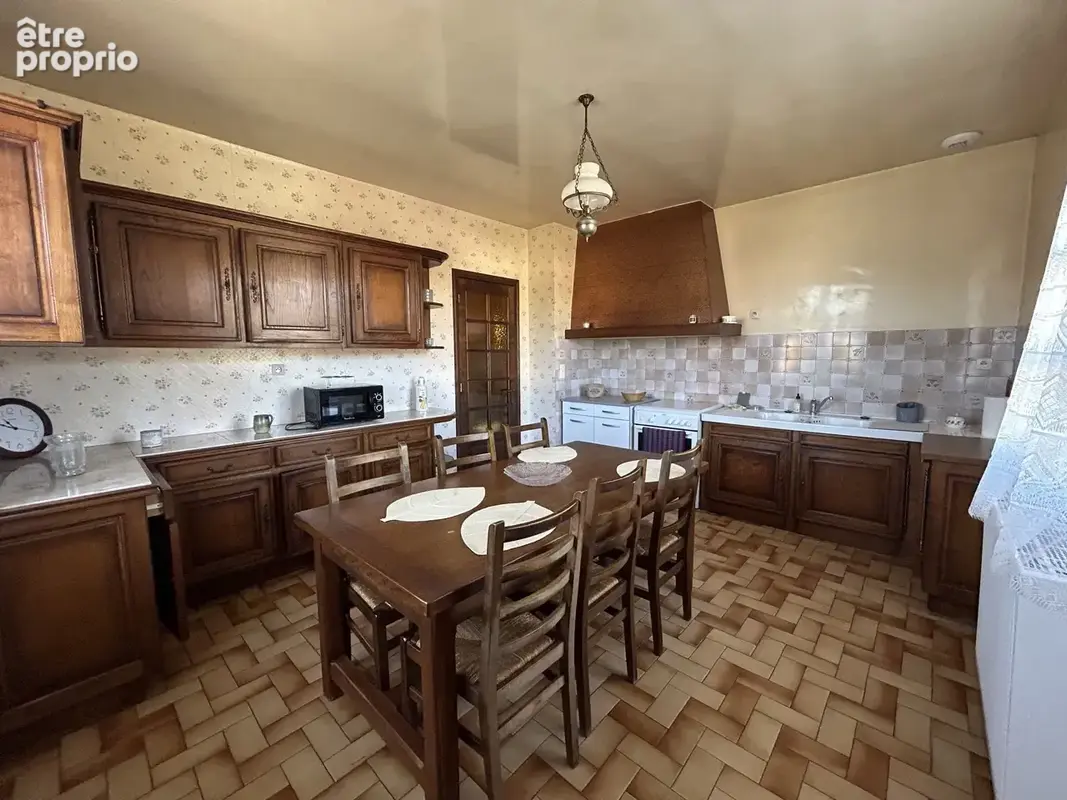 Maison à Salon-la-Tour en Corrèze - photo 2