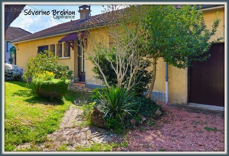 Maison à LA MONNERIE-LE-MONTEL