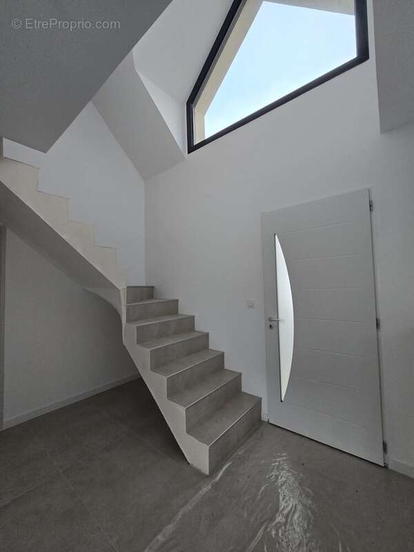 Maison à SACQUENVILLE