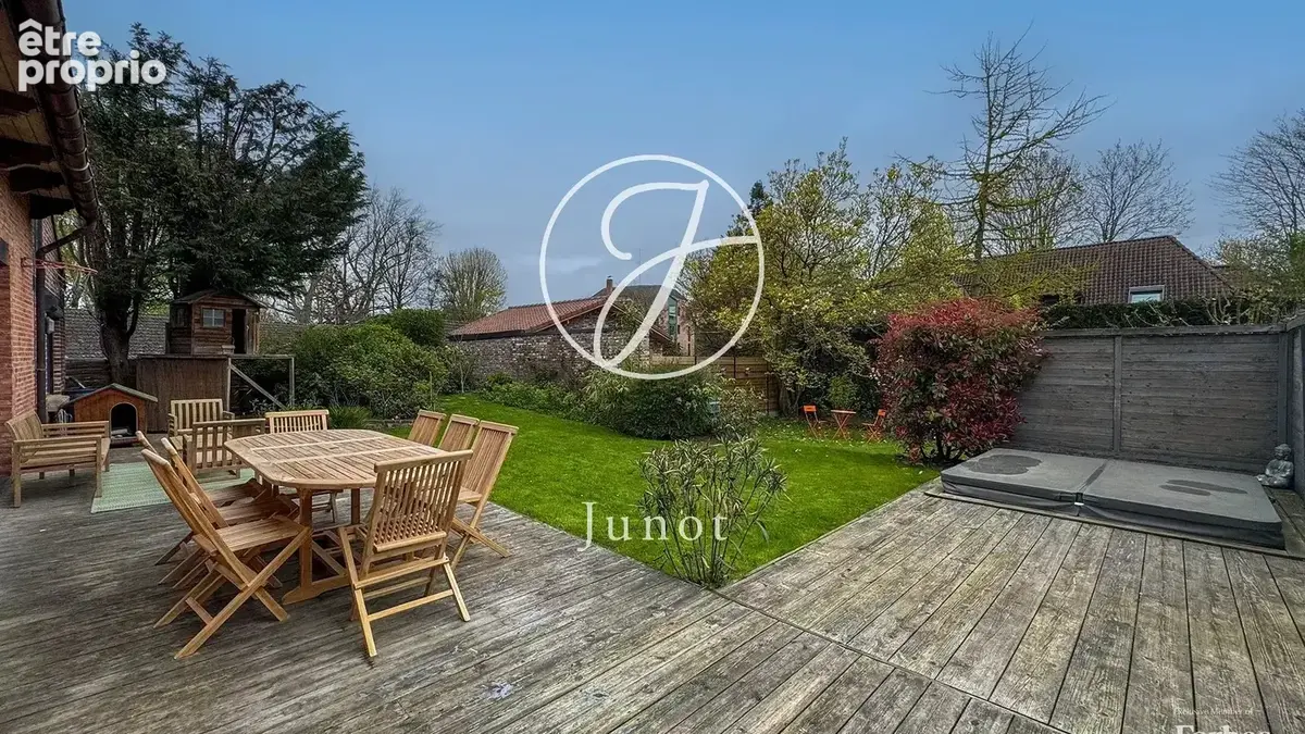 Marcq-en-Barœul – HIPPODROME – Élégante maison flamande – 8 pièces – 6 chambres – Jardin paysager – Studio indépendant – Garage - photo 10