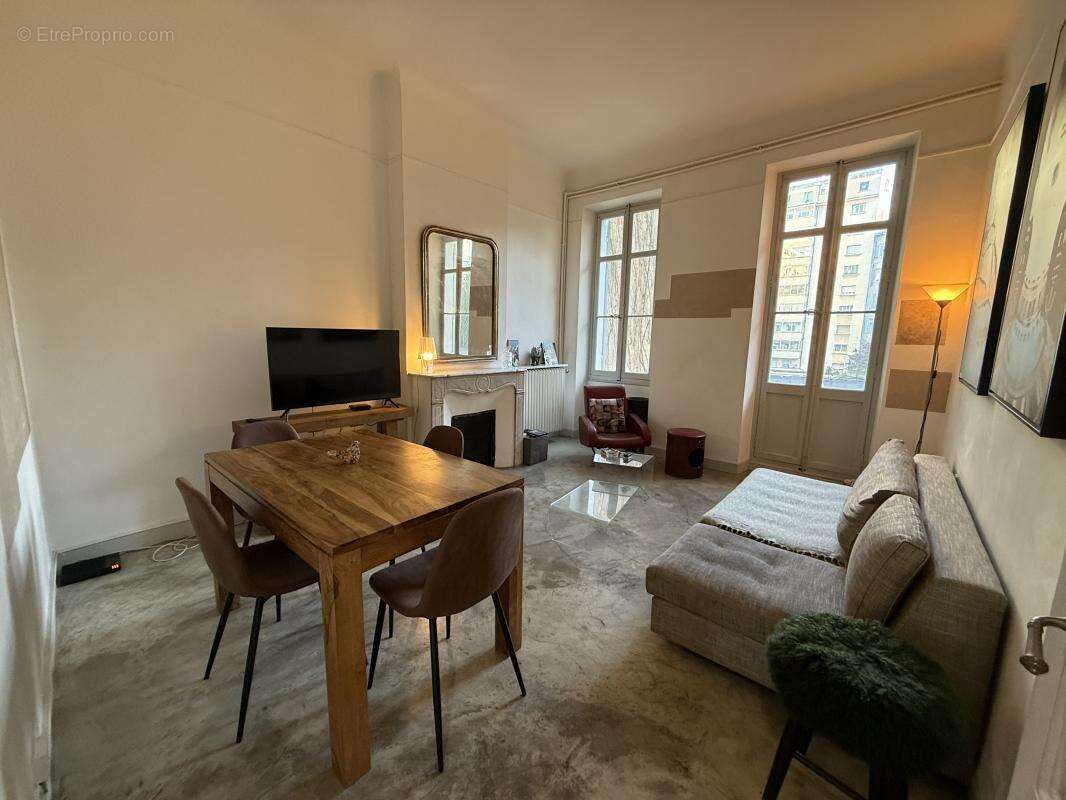 Appartement à MARSEILLE-8E