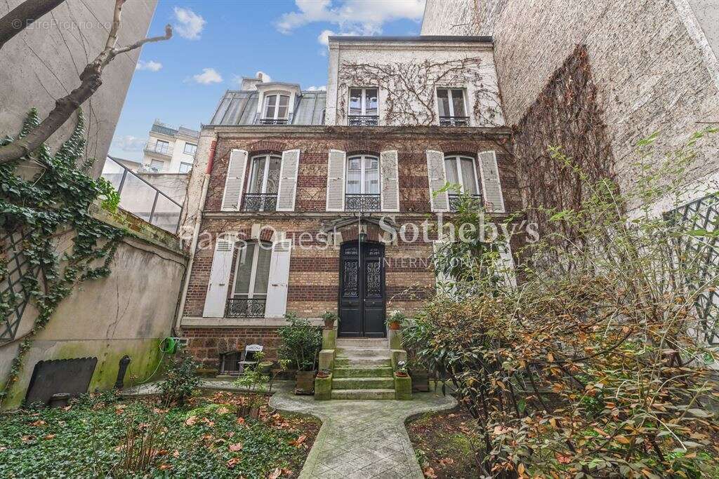 Maison à PARIS-17E