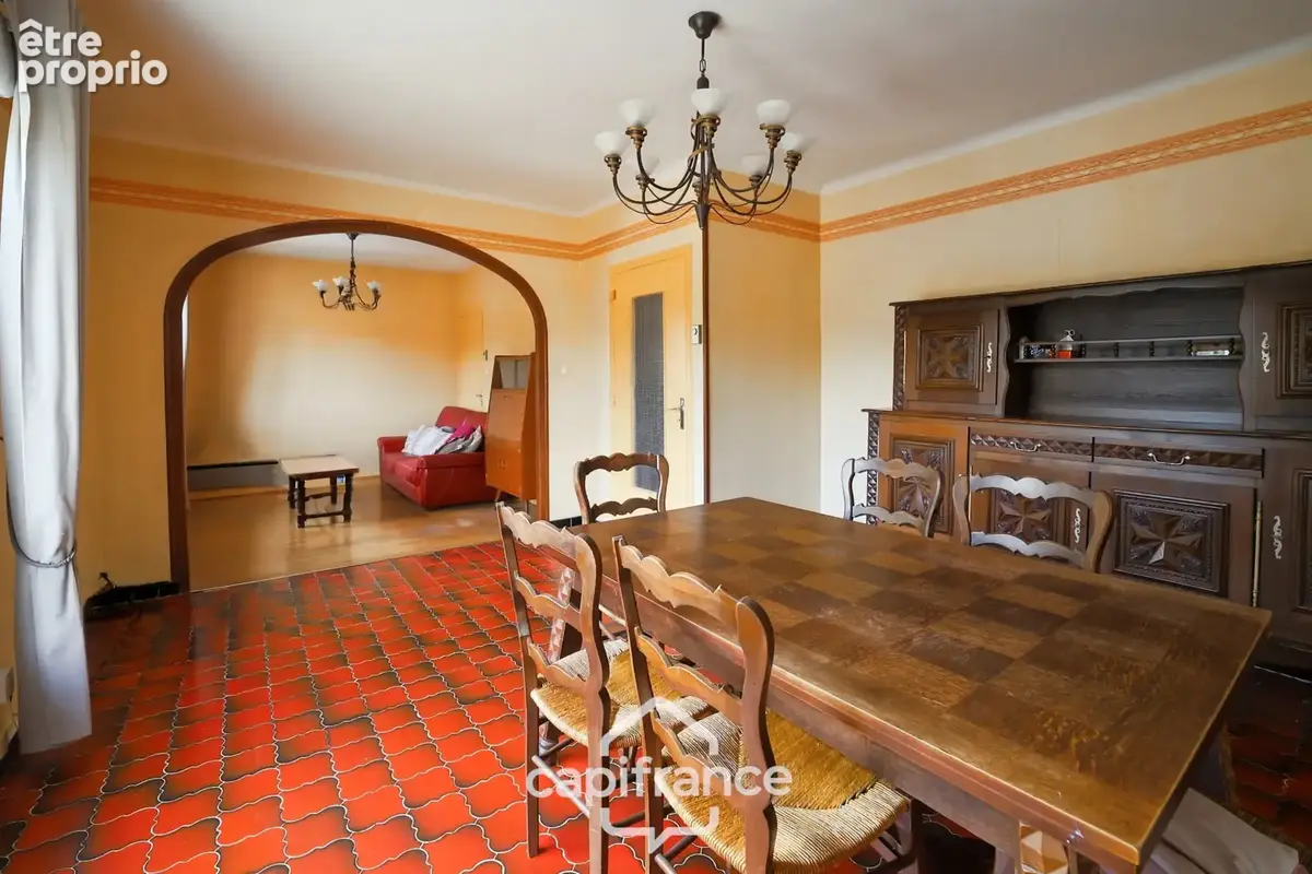Maison sur sous-sol complet, 4 chambres avec grand garage et terrain clos à Domblans (39) - photo 3