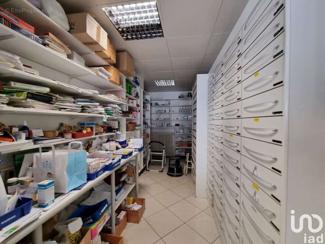 Photo 4 - Commerce à CHATELLERAULT
