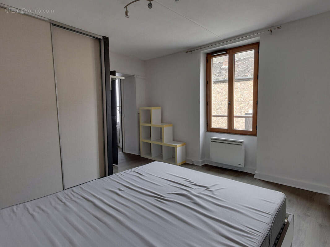 Appartement à DAMPIERRE-EN-YVELINES