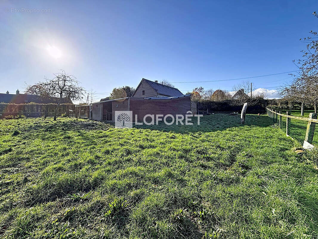 Maison à SAINT-QUENTIN-LES-CHARDONNETS