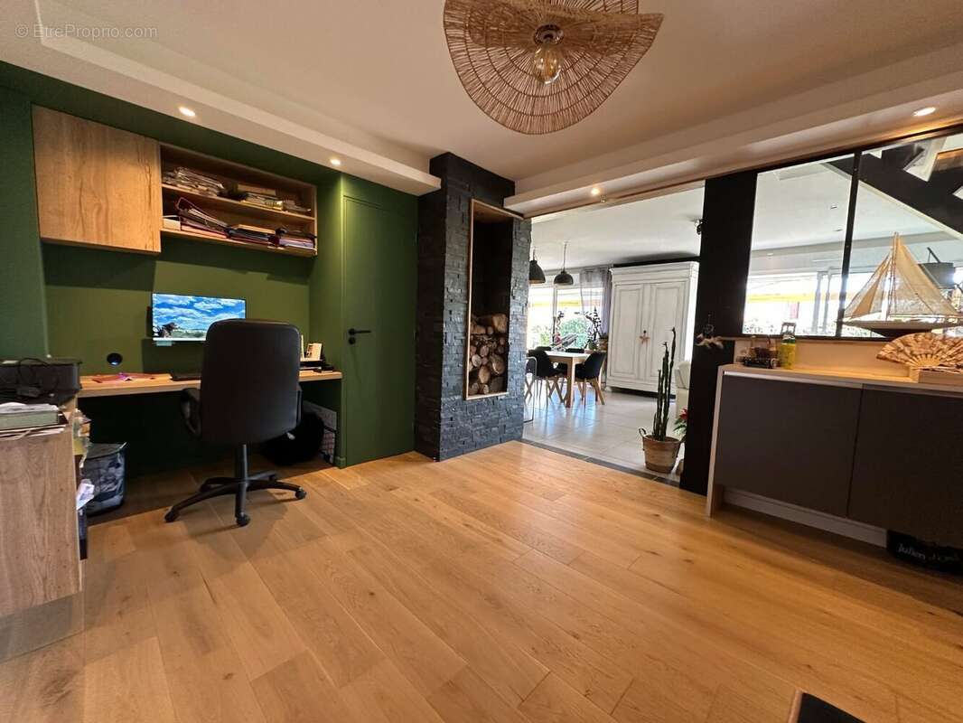 Maison à SAINT-LAMBERT-DU-LATTAY