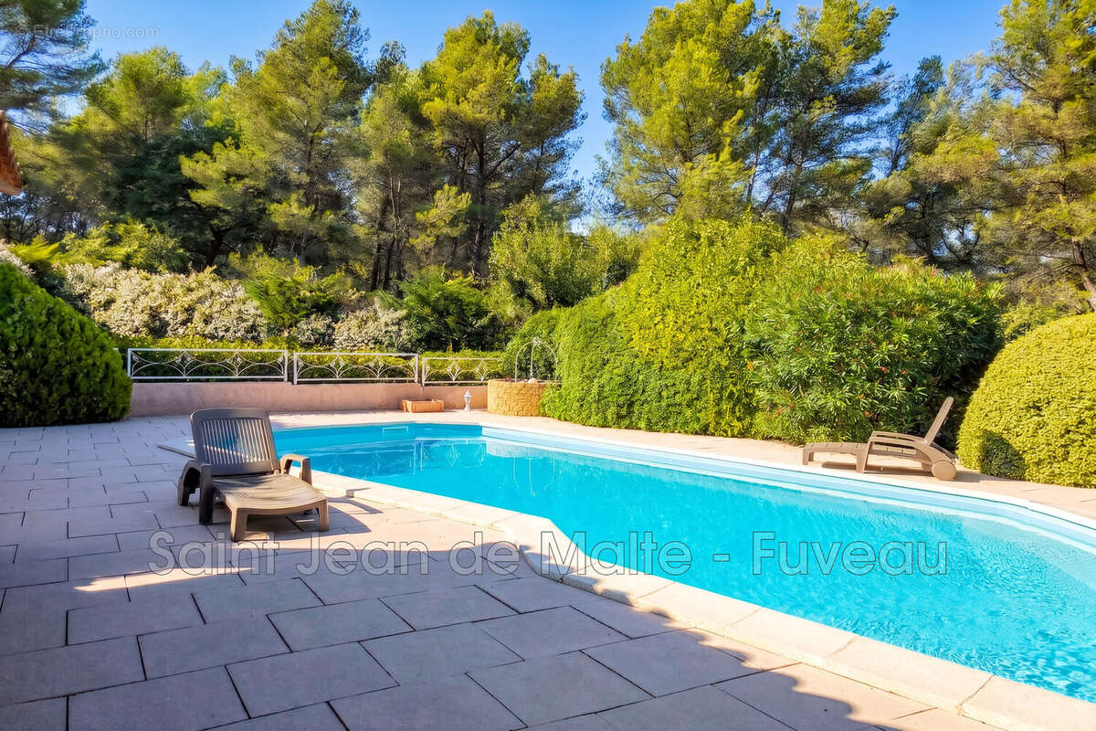 Maison 150 m² à Greasque  - photo 3