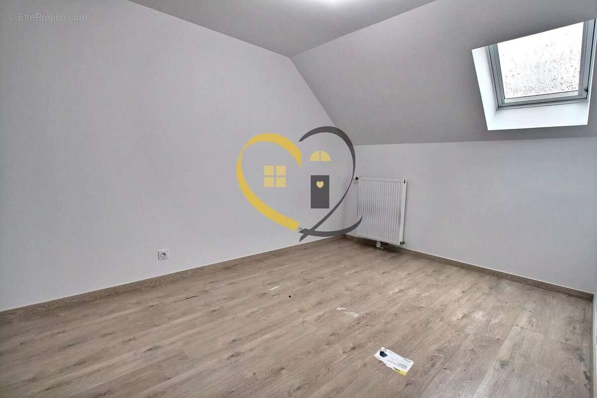 Maison à SAINT-JEAN-DE-BRAYE