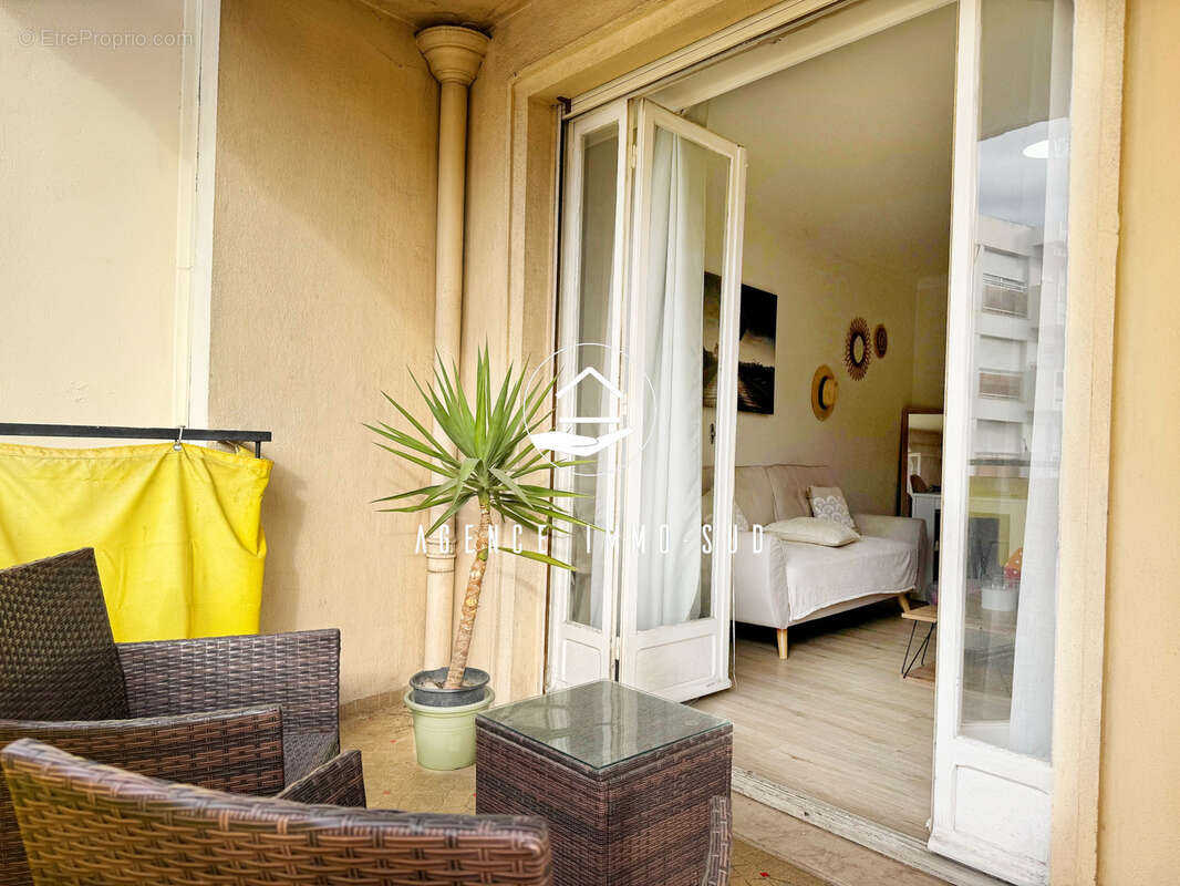 Appartement à SAINT-LAURENT-DU-VAR