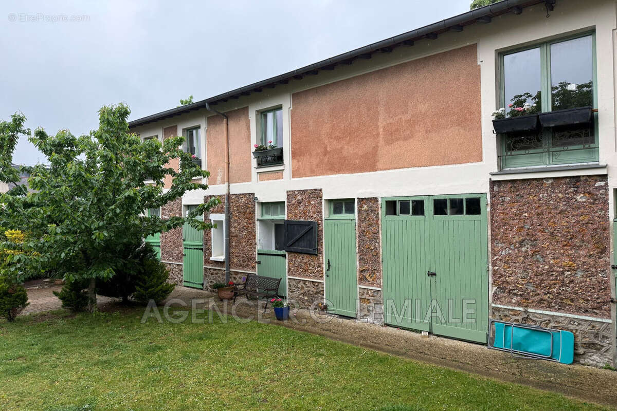 Maison à MAISONS-LAFFITTE