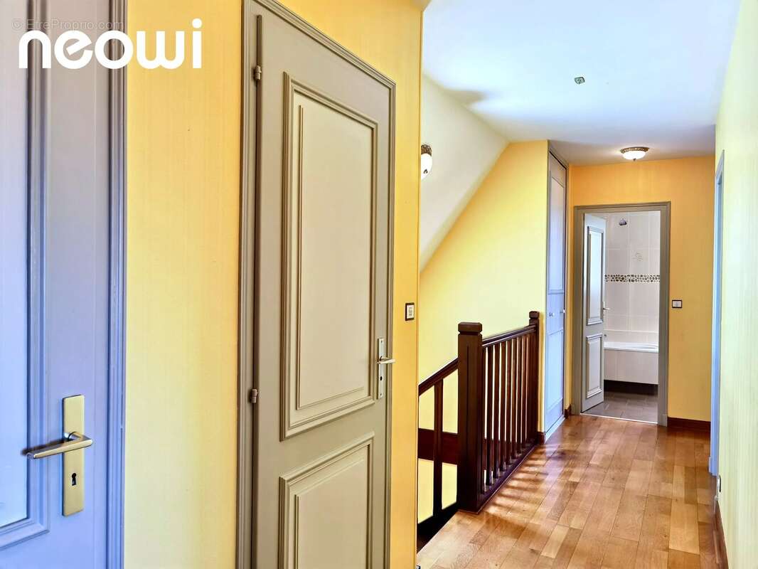 Maison 234 m² à Aurillac  - photo 13