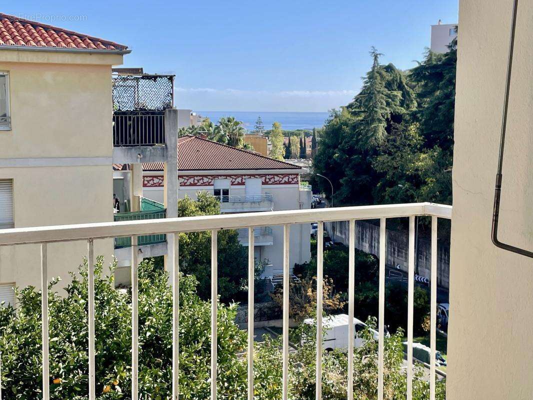 3 Pièces traversant avec balcon aperçu mer – Quartier Lanterne / Avenue des Mandariniers – Nice Ouest - photo 5