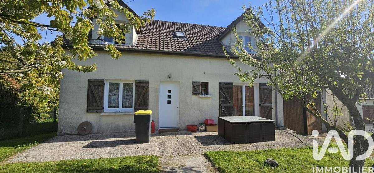 Photo 1 - Maison à REBAIS