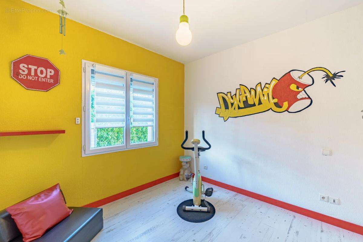 Maison à PELISSANNE