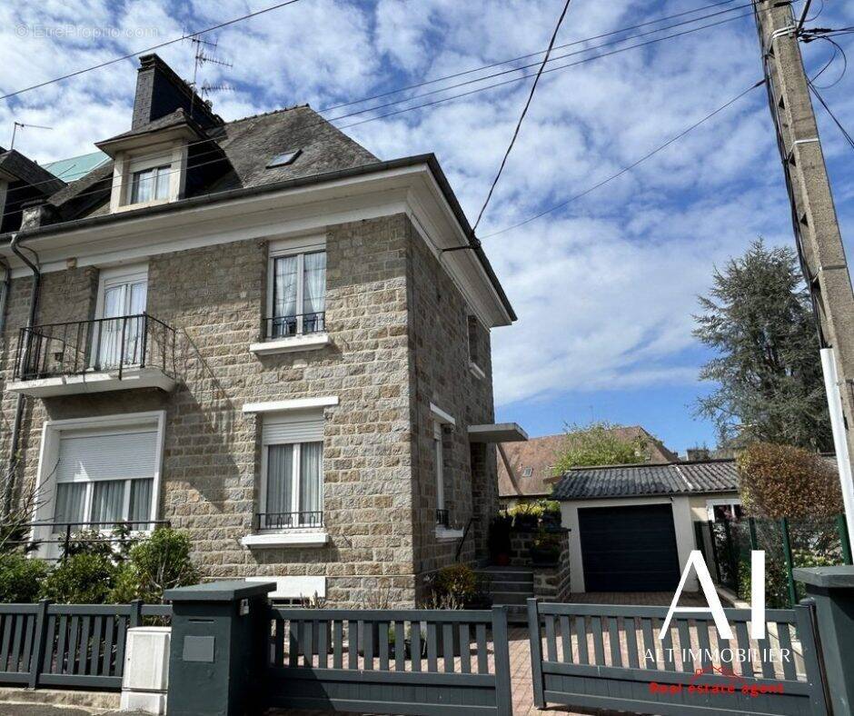 Maison à CONDE-SUR-NOIREAU