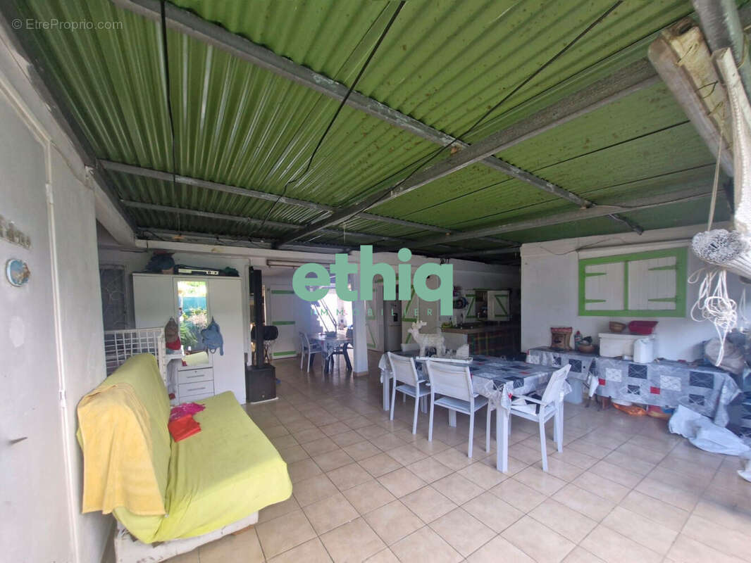 Maison à CAPESTERRE-BELLE-EAU