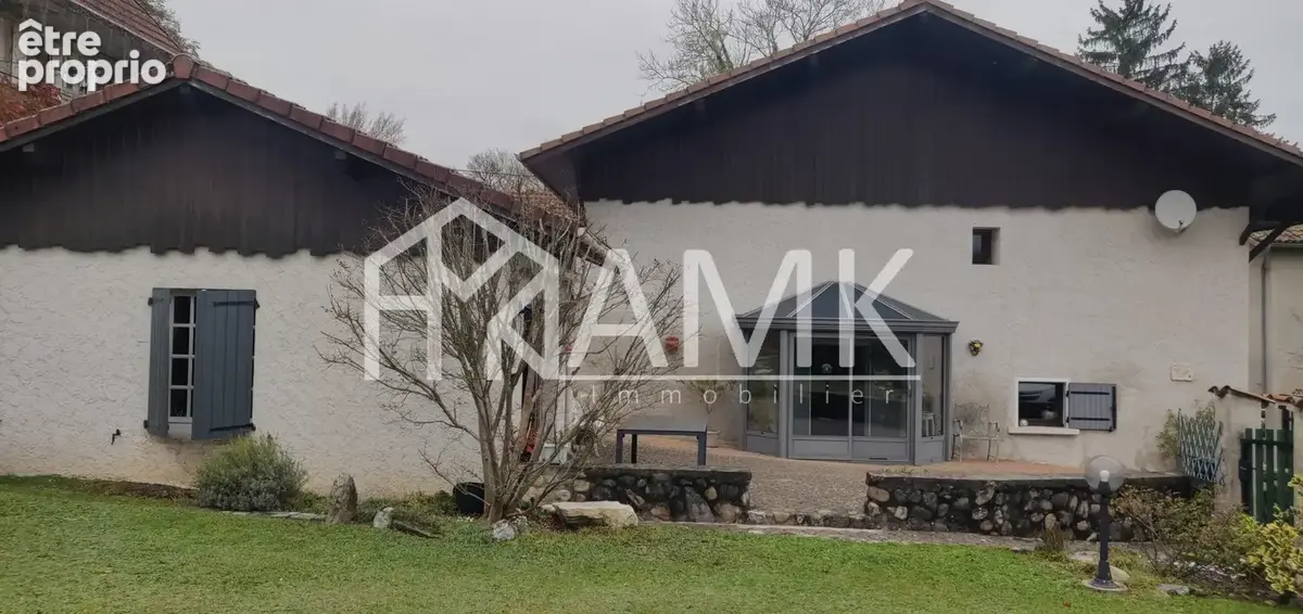 Maison St Geoire en valdaine 170 M2 4 chambres avec terrain de 943m2 - photo 2