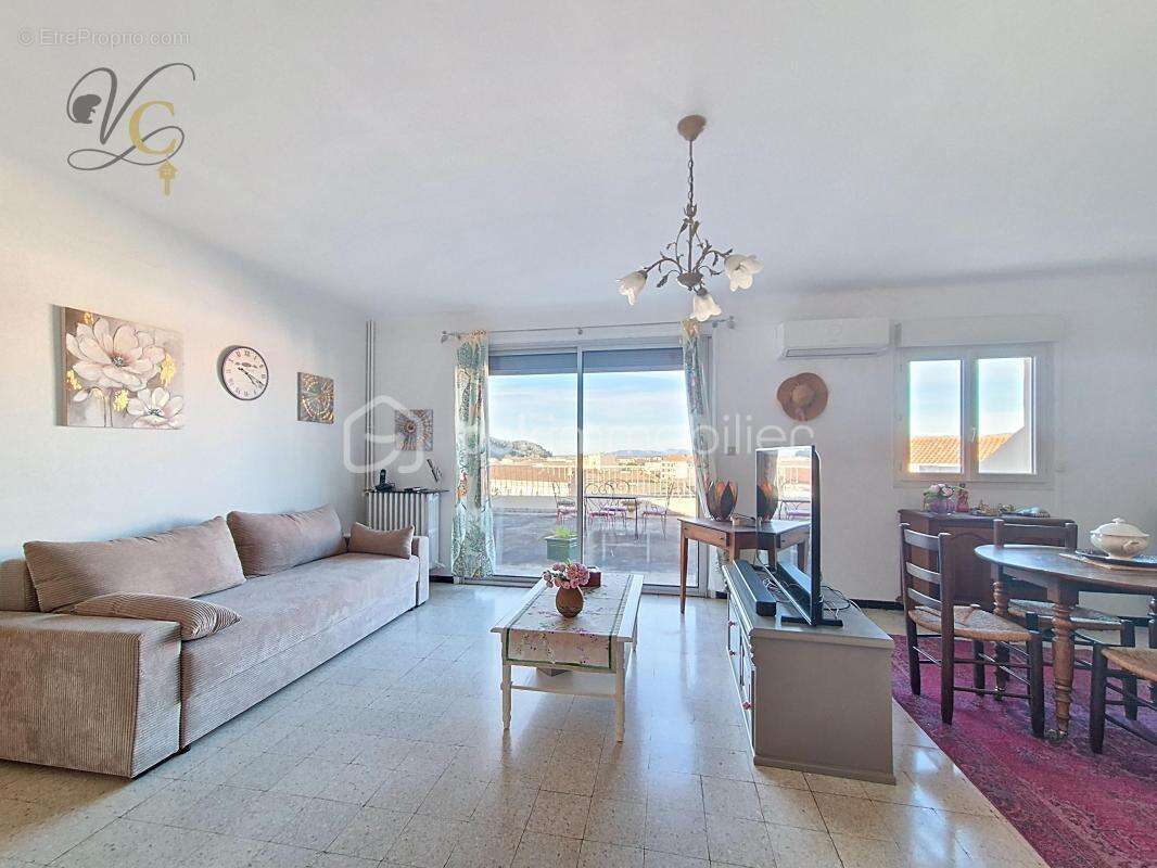 Appartement lumineux au dernier étage avec terrasse et parking sécurisé - photo 3