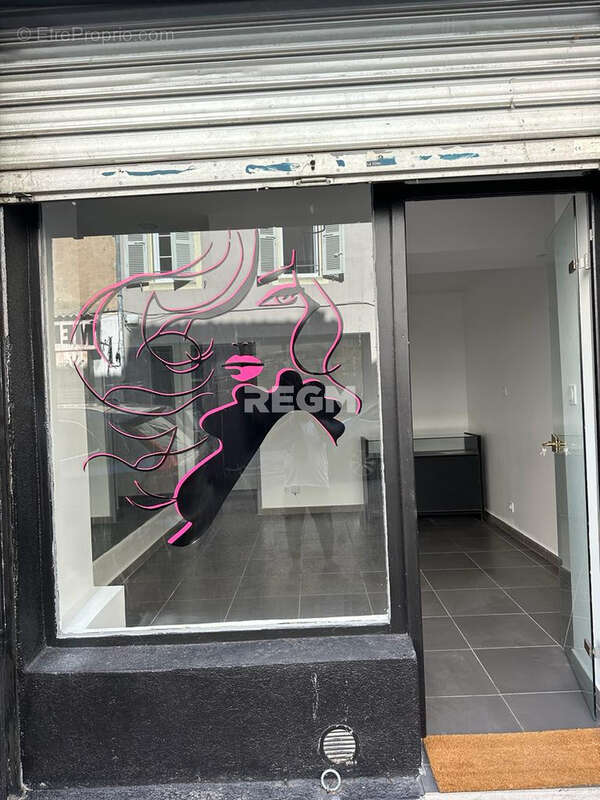 Commerce à LE MUY
