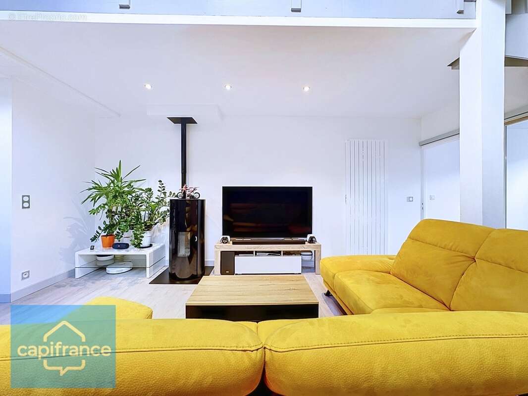Appartement/Loft à vendre 4 pièces 96m2 PERRIGNIER (74) - photo 2