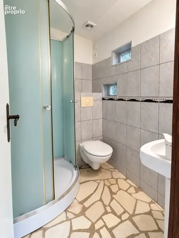 Une maison de charme de 198m2 au coeur de la nature - photo 17