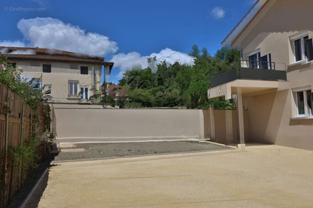 Appartement Type 2 - 56,20 m2 habitables en LOI CARREZ - 2 Places de parking privatives - photo 8
