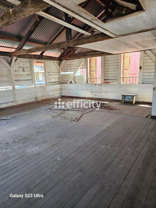 Appartement 284 m² à Cayenne  - photo 2
