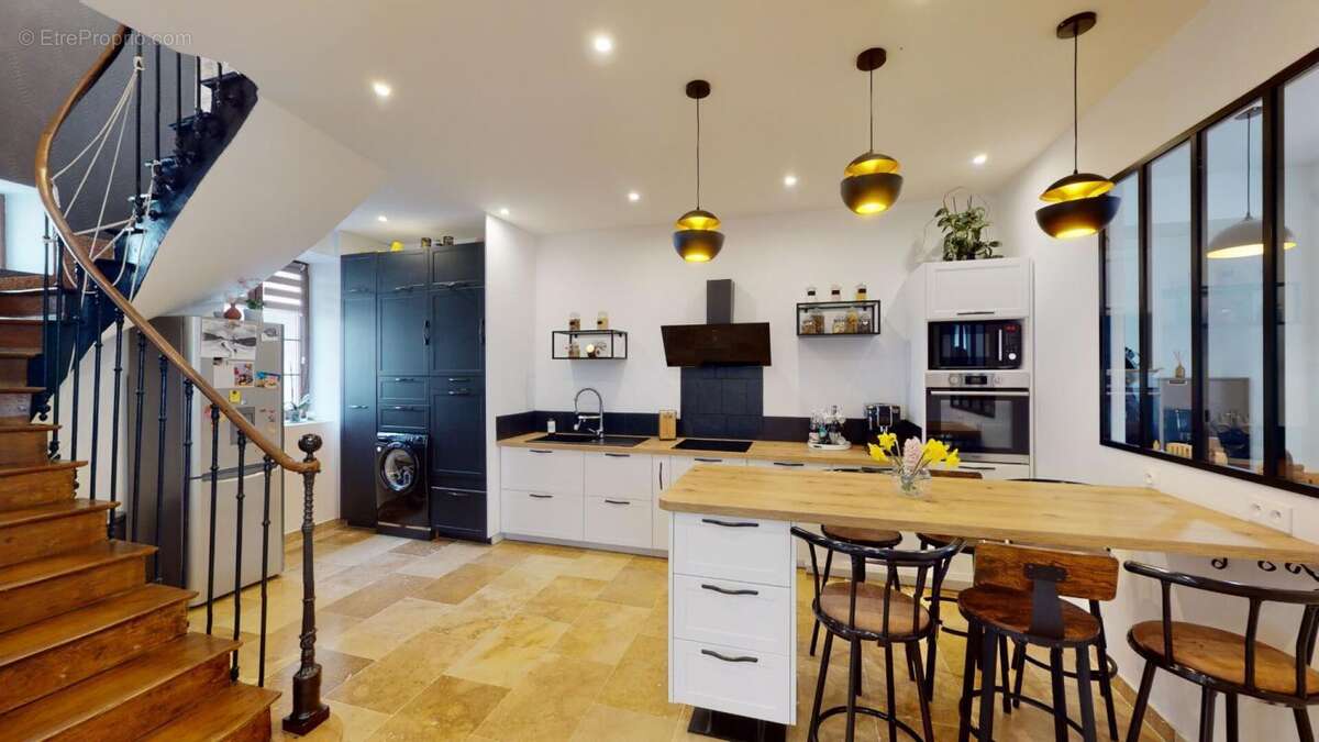 Maison à SAINT-SATUR