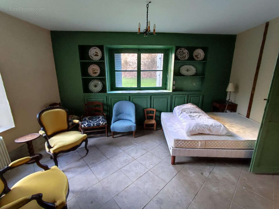 Maison à VIC-LE-COMTE