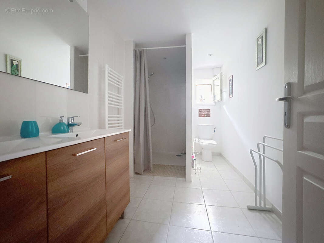 Maison à SAINT-CYR-LA-ROCHE