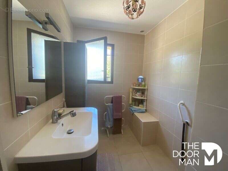 Propriété 06600 - photo 12