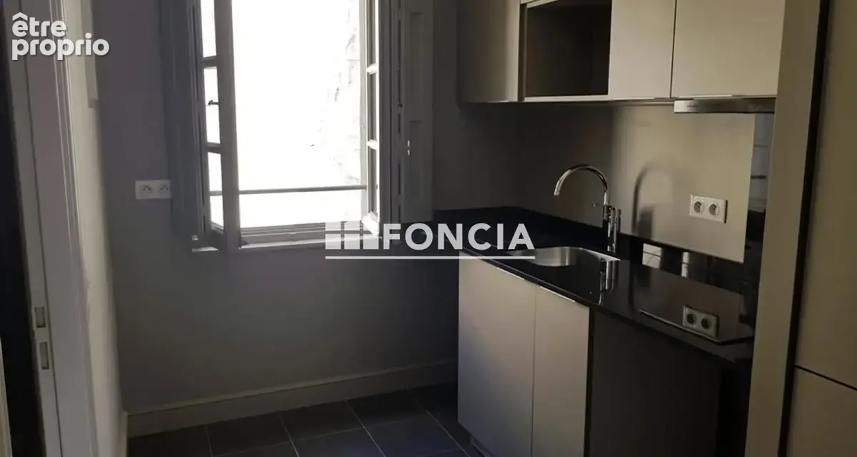 Avignon intra-muros —  grande studio de charme dans un immeuble classé, loué et rentable - photo 3