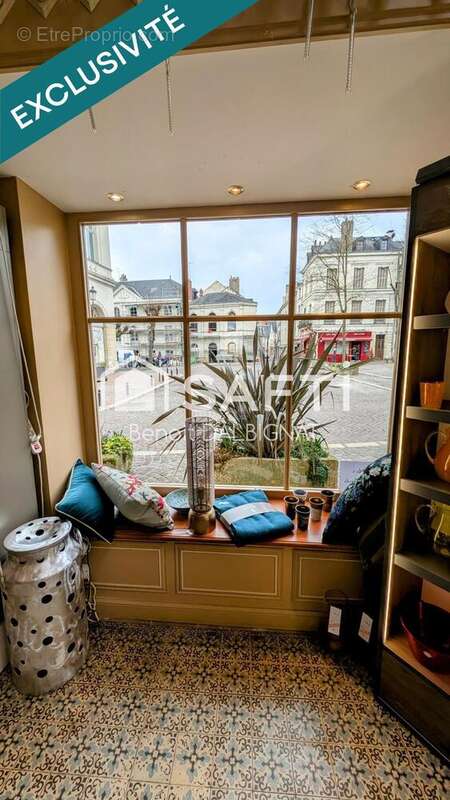 Photo 5 - Commerce à CHINON