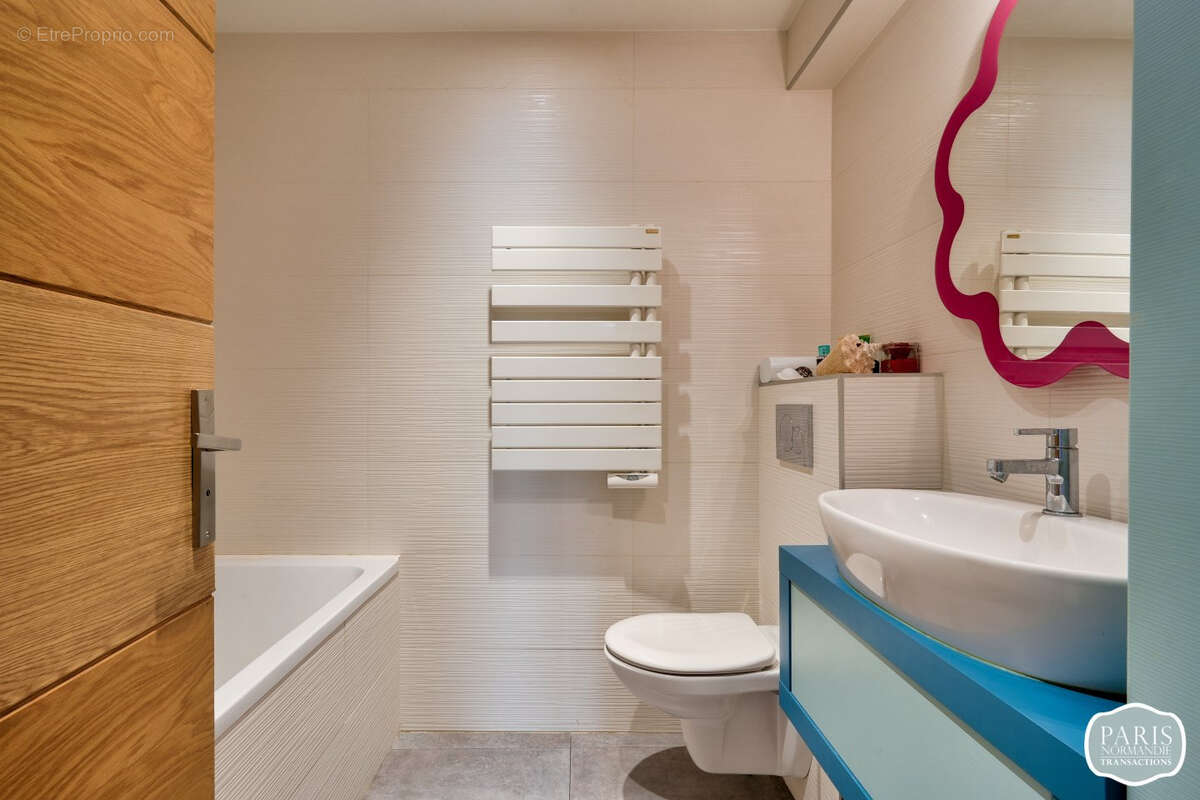 Maison à COURBEVOIE