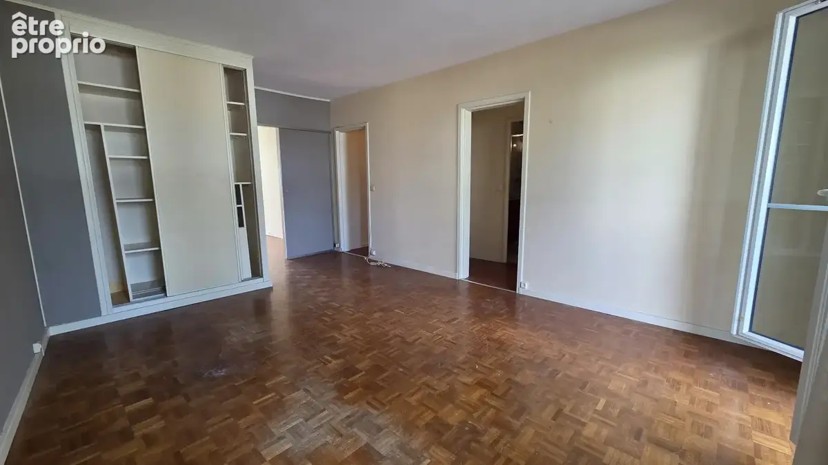 Photo Appartement à Creteil au prix de 180 000€