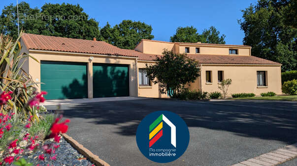Maison à LES LANDES-GENUSSON