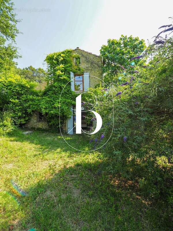 Maison à LAUDUN-L'ARDOISE