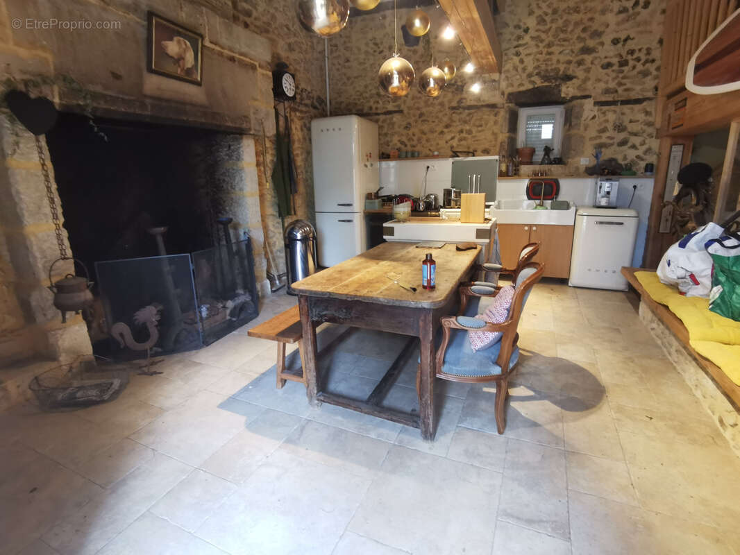 Autre à PERIGUEUX