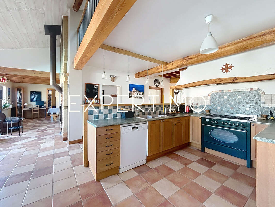 Maison à AYGUESVIVES