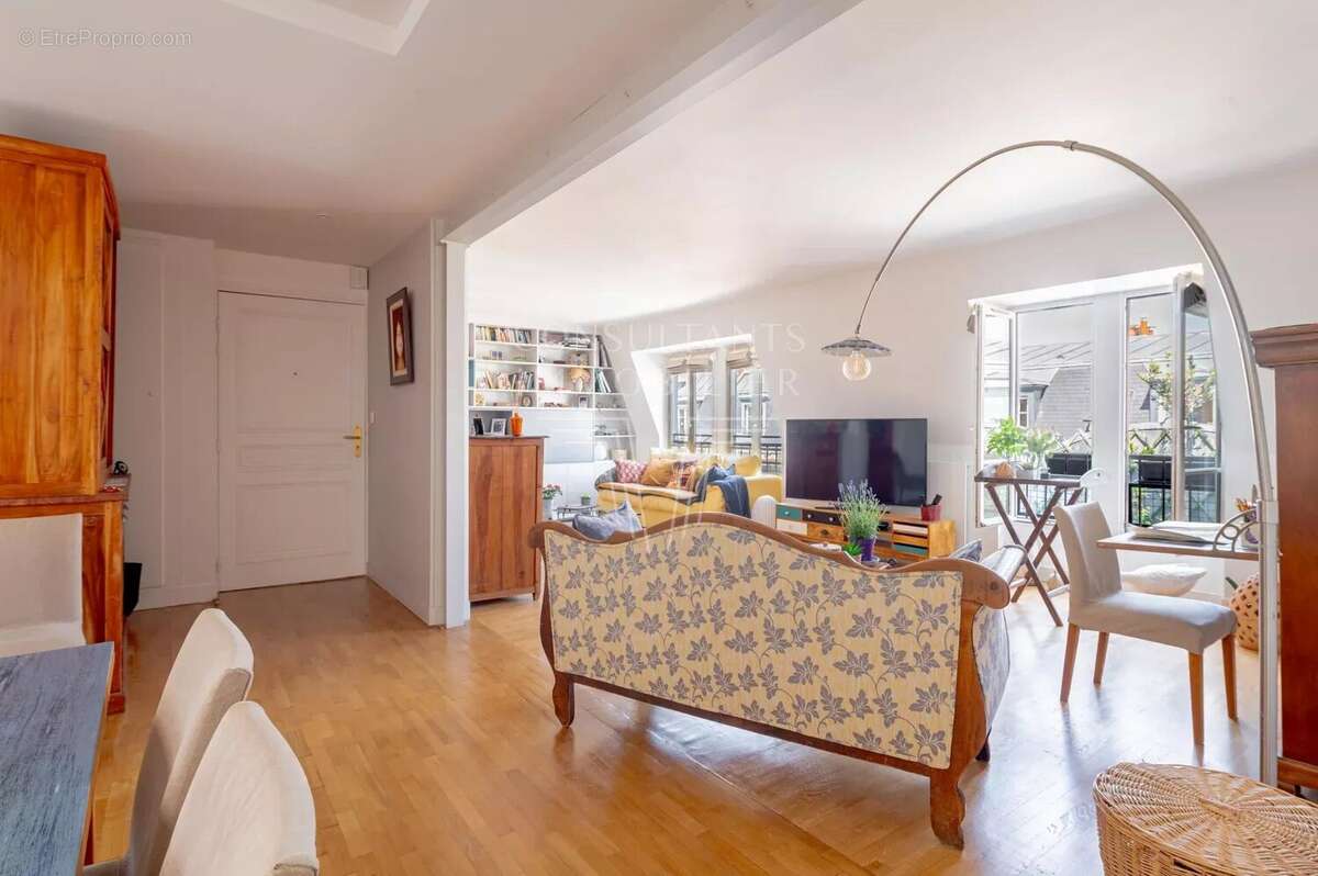 Appartement à PARIS-17E