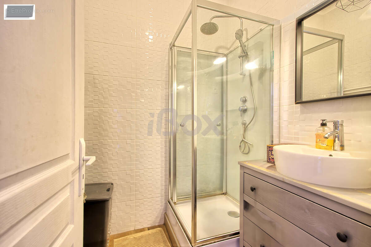 Toulon Haute Ville : Dans une très belle copropriété aux portes du jardin Alexandre Premier : Appartement en d - photo 9