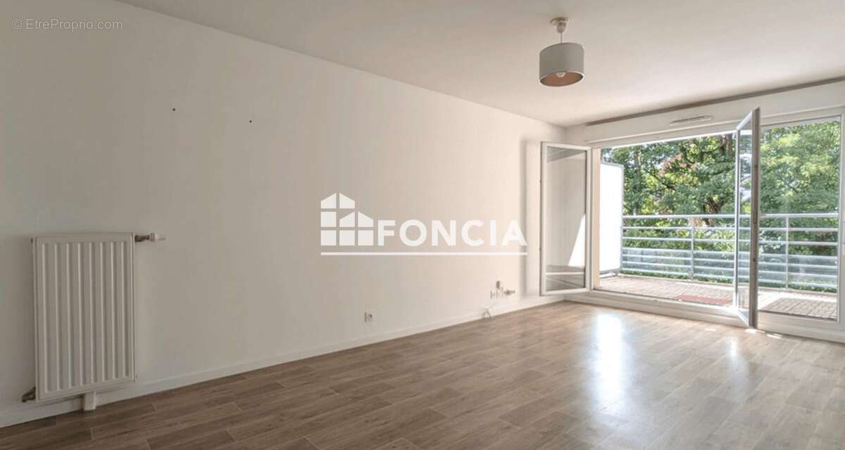 3 pièces lumineux, calme, résidence moderne avec 2 balcons, terrasse, 2 chambres, cuisine totalement aménagée équipée, box-garag - photo 5