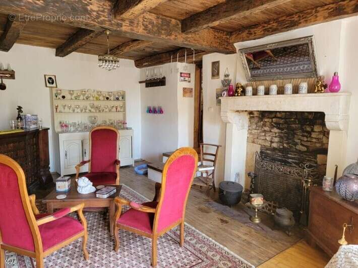 Maison à NANTEUIL-EN-VALLEE