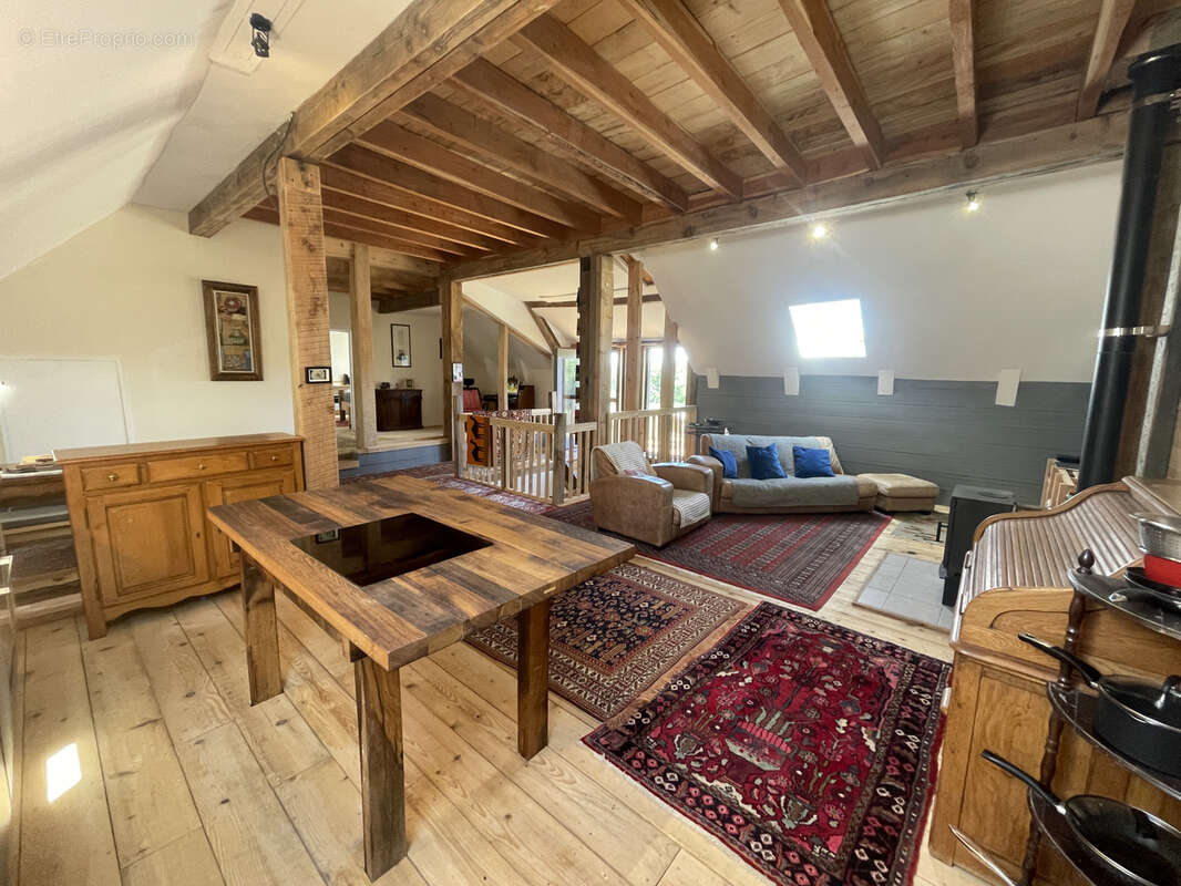 Maison à LA TOUR-D'AUVERGNE